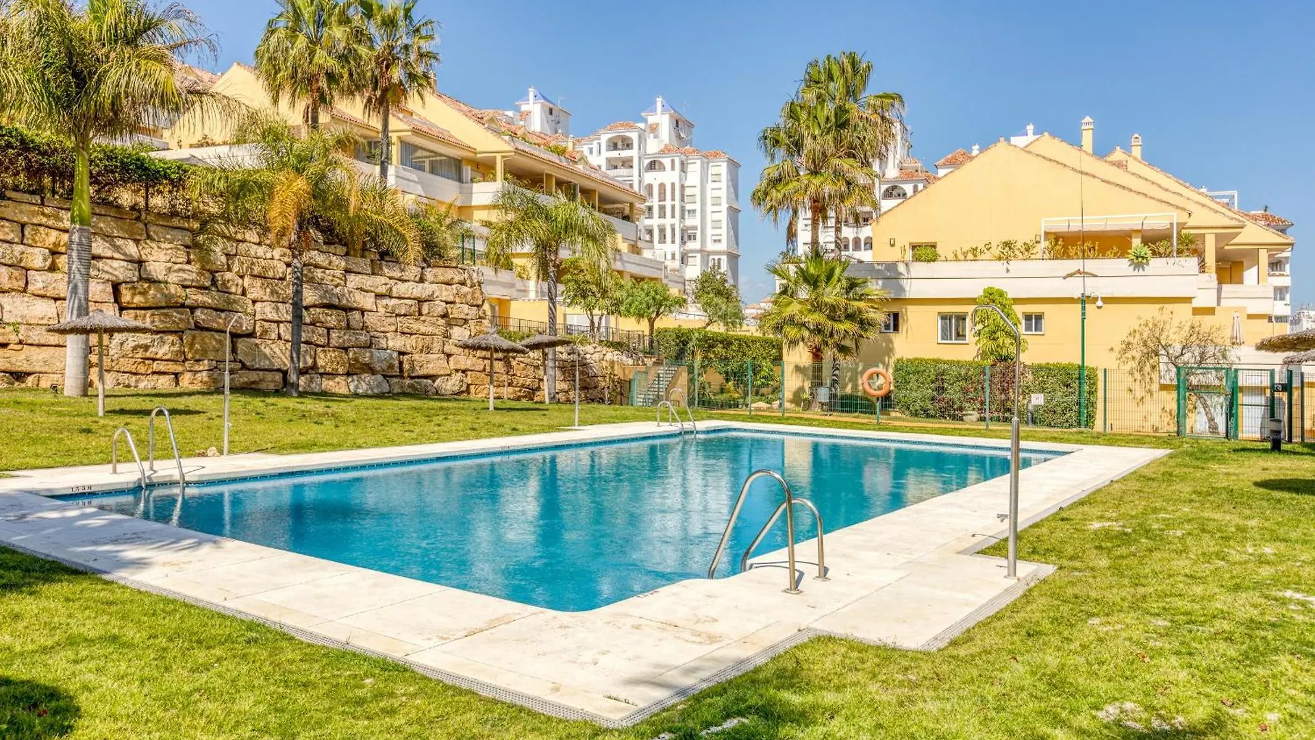 Hanami Puerto Alto Pa 3-1 Estepona Apartment